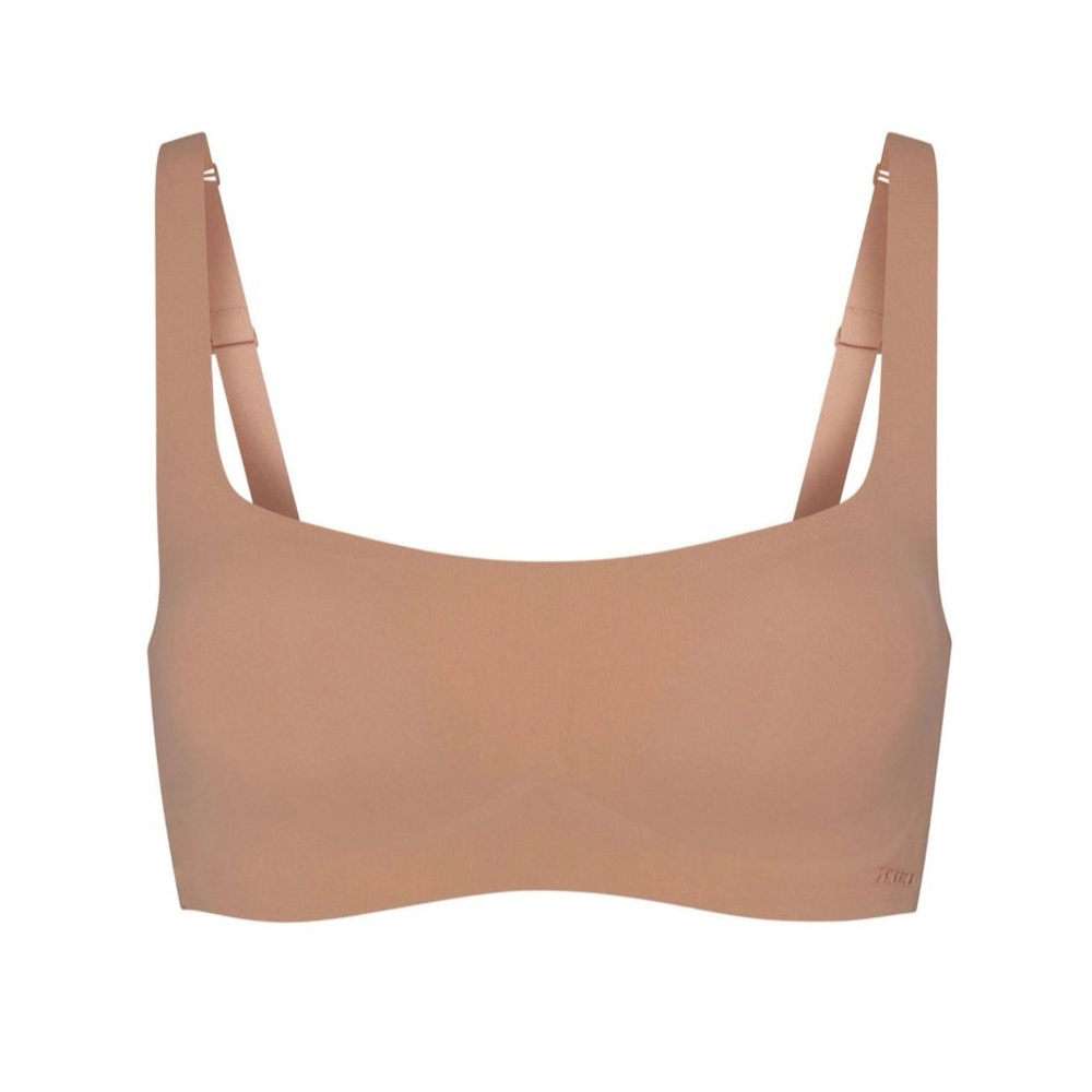 SKIMS Naked Scoop Bra | Sienna | Medium